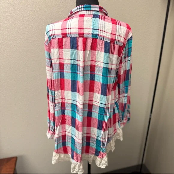 Umgee USA Colorful Plaid Button-Up Shirt with Lace Hem. Size Large - Picture 3 of 7